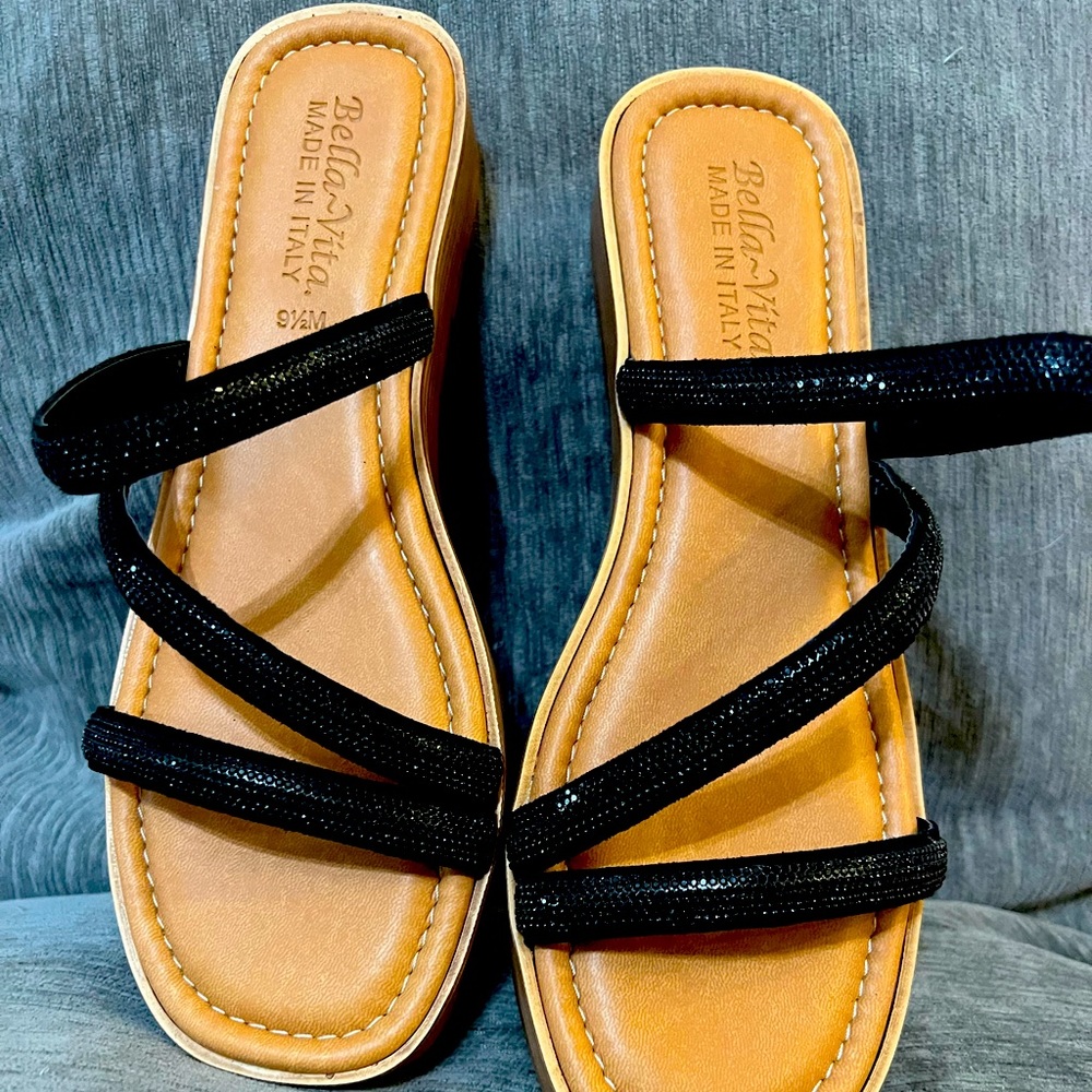 *NEW* Bella Vita Women's Ona-Italy Sparkle Slide Flat Sandal in Black Metallic
